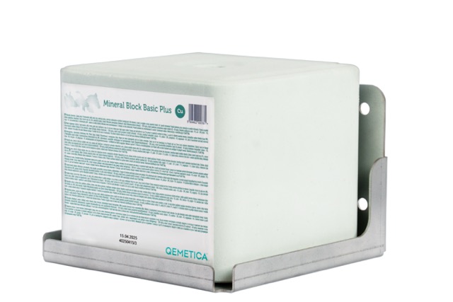 Lizawka solna QEMETICA Mineral Block Basic Plus 10 kg - obrazek 4